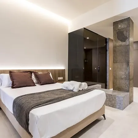 North Station Pen-suites Apartment
