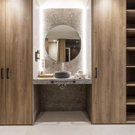 North Station Pen-suites Apartment Valencia