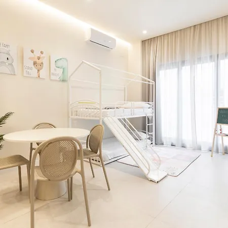 North Station Pen-suites